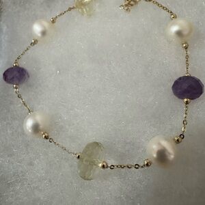 Elegant Pearl and Amethyst bracelet